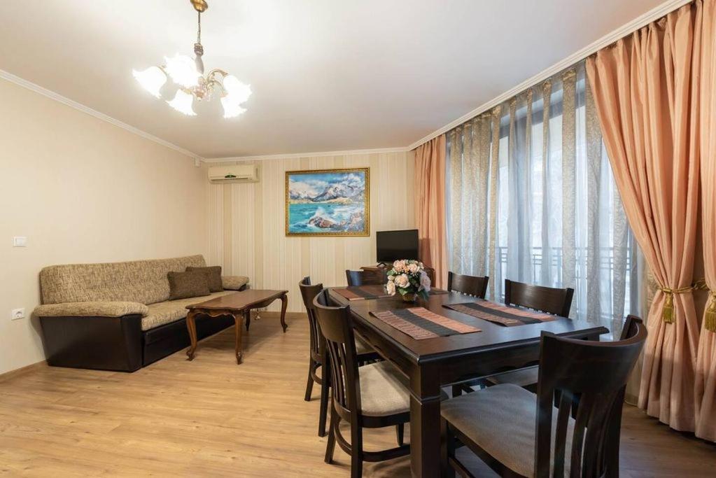 וארנה Vazov Residence , Two Bedroom Top Centre Apartment מראה חיצוני תמונה