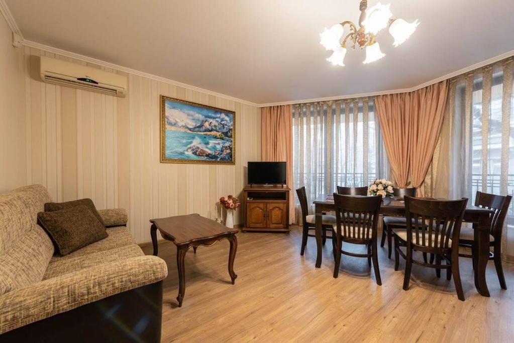 וארנה Vazov Residence , Two Bedroom Top Centre Apartment מראה חיצוני תמונה