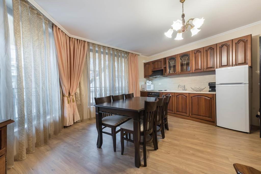 וארנה Vazov Residence , Two Bedroom Top Centre Apartment מראה חיצוני תמונה