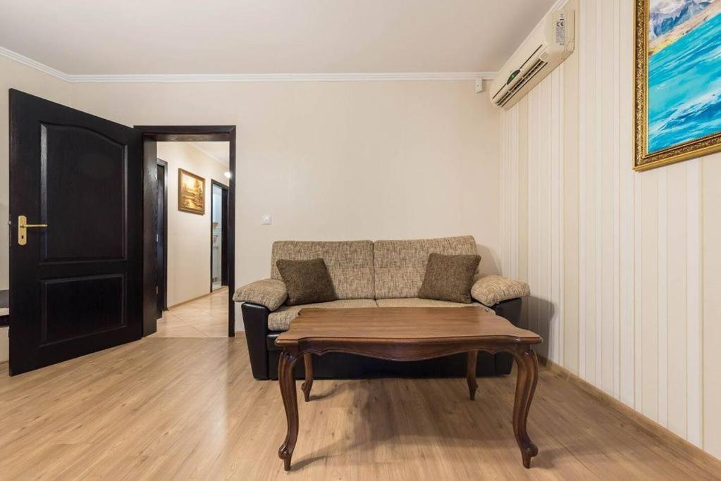 וארנה Vazov Residence , Two Bedroom Top Centre Apartment מראה חיצוני תמונה