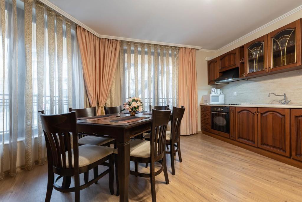 וארנה Vazov Residence , Two Bedroom Top Centre Apartment מראה חיצוני תמונה